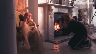 Maisie Williams feet photo thumbnail
