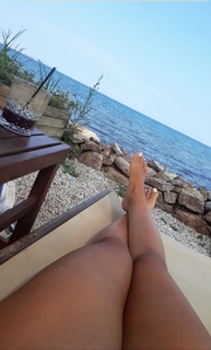 Nikki Garcia feet photo thumbnail