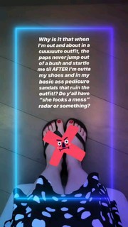 Sophia Bush feet photo thumbnail