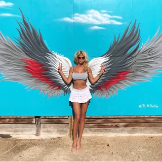 Victoria Silvstedt feet photo thumbnail
