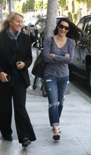 Kristin Davis feet photo thumbnail