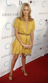 Charlize Theron feet photo thumbnail