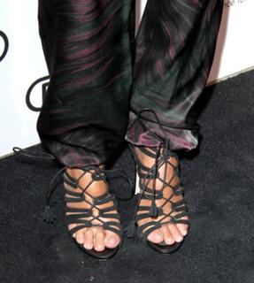 Jessica Alba feet photo thumbnail