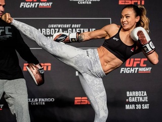 Michelle Waterson feet photo thumbnail