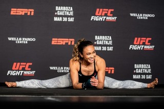 Michelle Waterson feet photo thumbnail