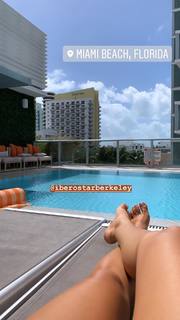 Vale Genta feet photo thumbnail