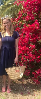 Reese Witherspoon feet photo thumbnail
