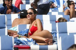 Olivia Culpo feet photo thumbnail