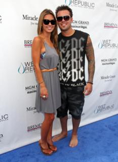 Audrina Patridge feet photo thumbnail