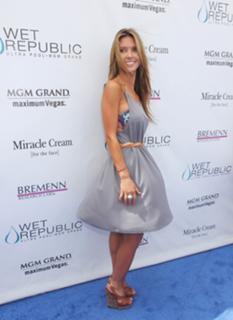 Audrina Patridge feet photo thumbnail