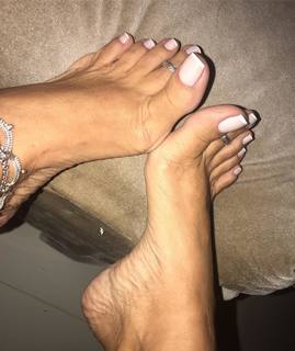Karin Klemp feet photo thumbnail