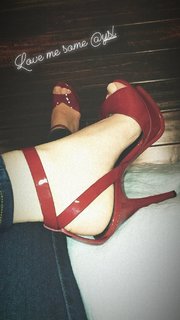 Sydney Sweeney feet photo thumbnail
