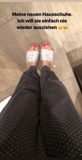 Daniela Katzenberger feet photo thumbnail