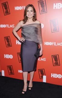 Mariska Hargitay feet photo thumbnail