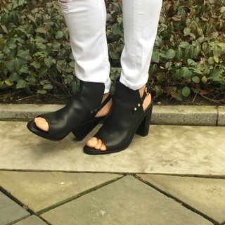 Kelly Bensimon feet photo thumbnail