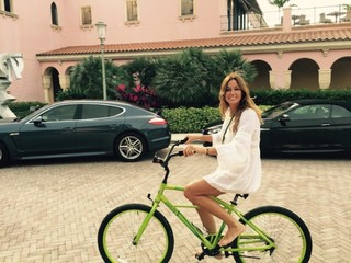 Kelly Bensimon feet photo thumbnail