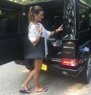 Kelly Bensimon feet photo thumbnail