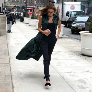 Kelly Bensimon feet photo thumbnail