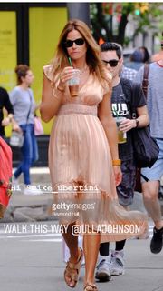 Kelly Bensimon feet photo thumbnail
