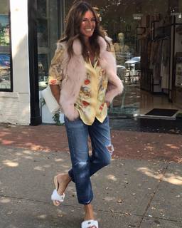 Kelly Bensimon feet photo thumbnail