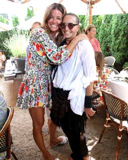 Kelly Bensimon feet photo thumbnail