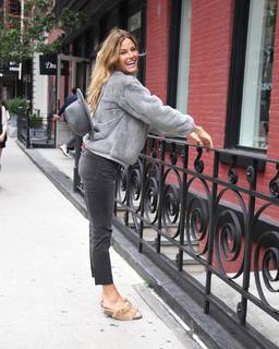 Kelly Bensimon feet photo thumbnail