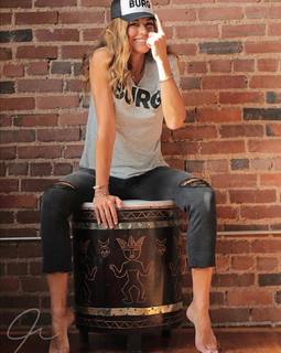 Kelly Bensimon feet photo thumbnail