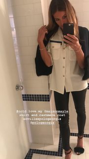 Kelly Bensimon feet photo thumbnail