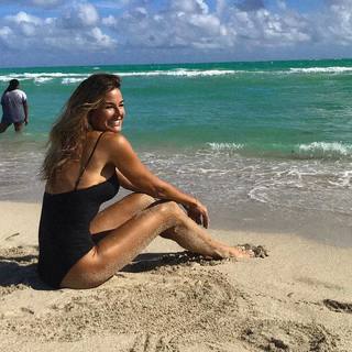Kelly Bensimon feet photo thumbnail