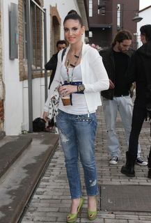 Athina Oikonomakou feet photo thumbnail