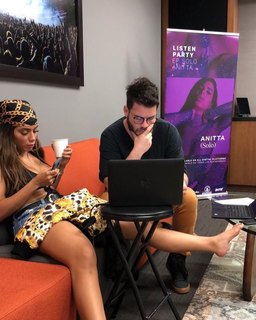 Anitta feet photo thumbnail