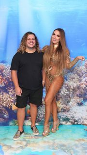 Nicole Bahls feet photo thumbnail