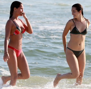 Juliana Paiva feet photo thumbnail