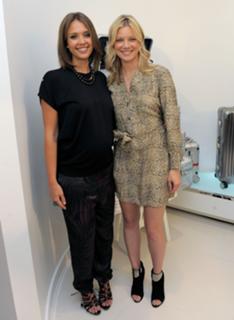 Jessica Alba feet photo thumbnail