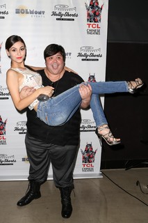 Victoria Justice feet photo thumbnail