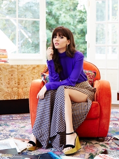 Victoria Justice feet photo thumbnail