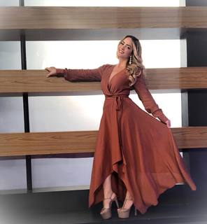 Andrea Legarreta feet photo thumbnail