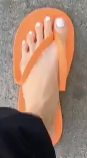 Jenna Ezarik feet photo thumbnail