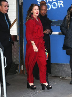 Drew Barrymore feet photo thumbnail