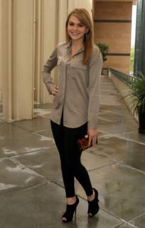 Aimee Teegarden feet photo thumbnail