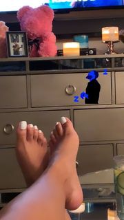 Jilly Anais feet photo thumbnail