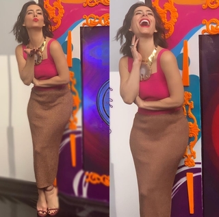 Claudia Lizaldi feet photo thumbnail