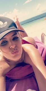 Vanessa Claudio feet photo thumbnail