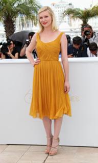 Kirsten Dunst feet photo thumbnail