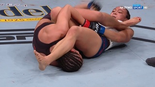 Michelle Waterson feet photo thumbnail