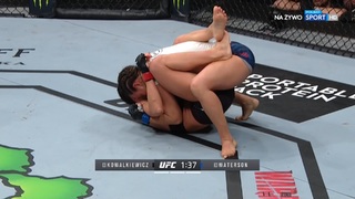 Karolina Kowalkiewicz feet photo thumbnail