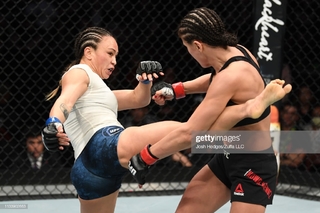 Michelle Waterson feet photo thumbnail