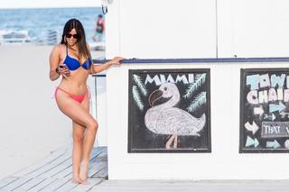 Claudia Romani feet photo thumbnail