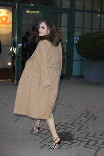Emmy Rossum feet photo thumbnail