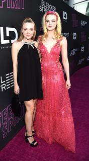 Dakota Fanning feet photo thumbnail